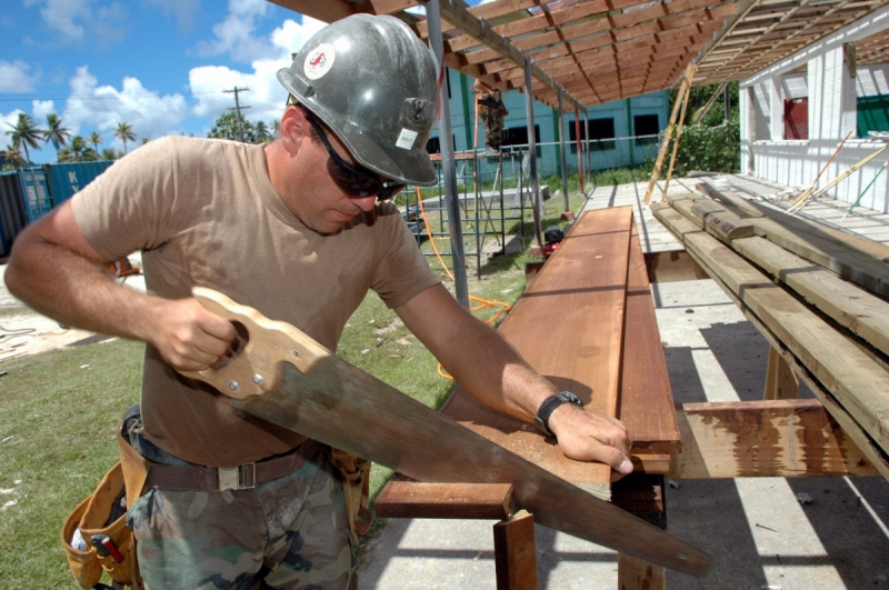 charpentier-MARIE-min_worker_construction_building_carpenter_male_job_build_helmet-893290